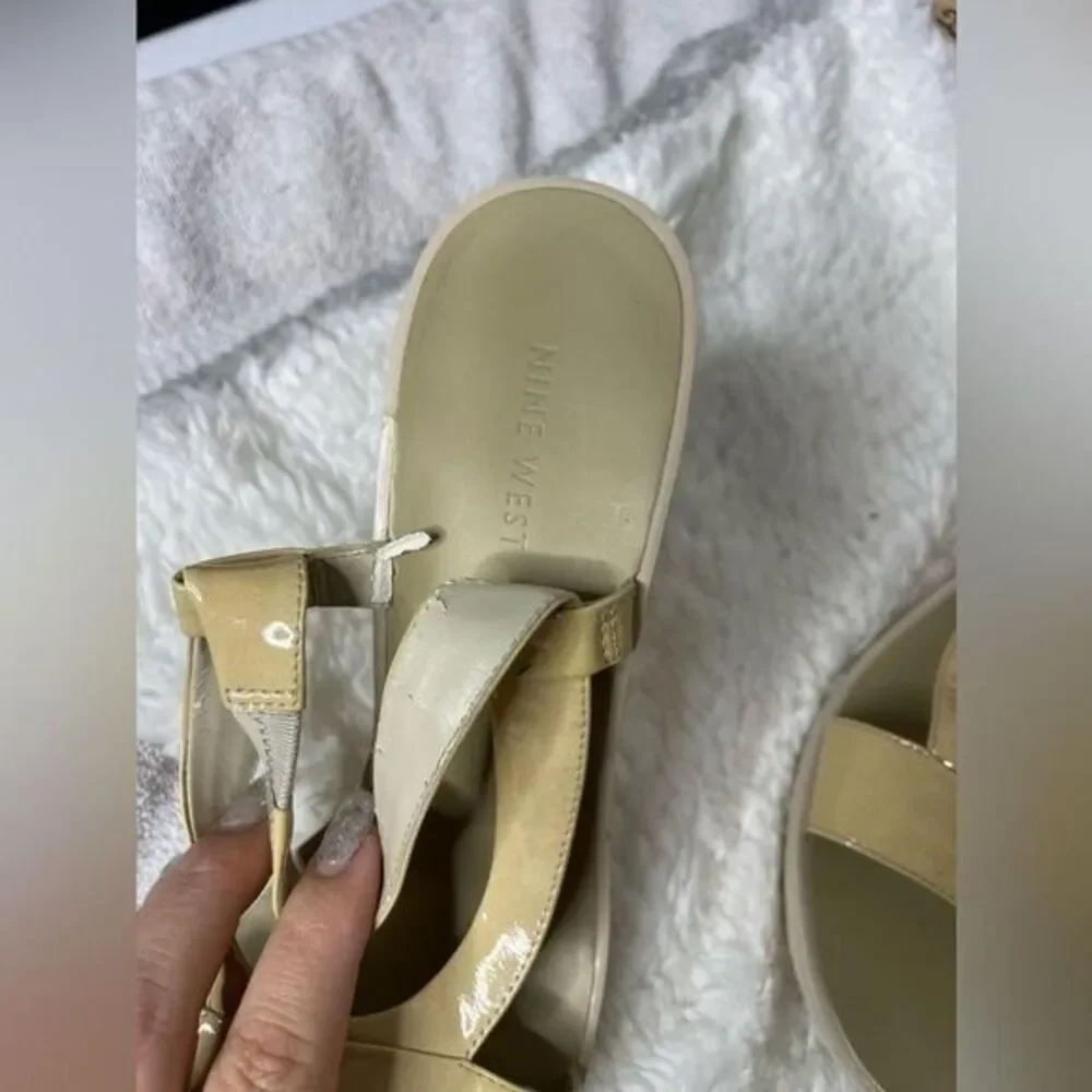Nine‎ West Wedge tan color size 9